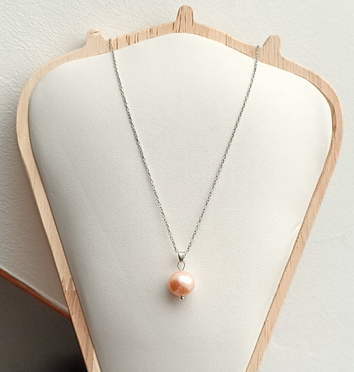 Jihomořská perla na řetízku elegantní náhrdelník