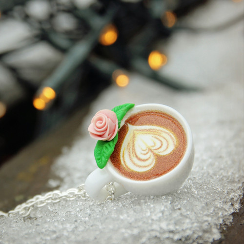 Srdíčkové cafe latte s růžičkou