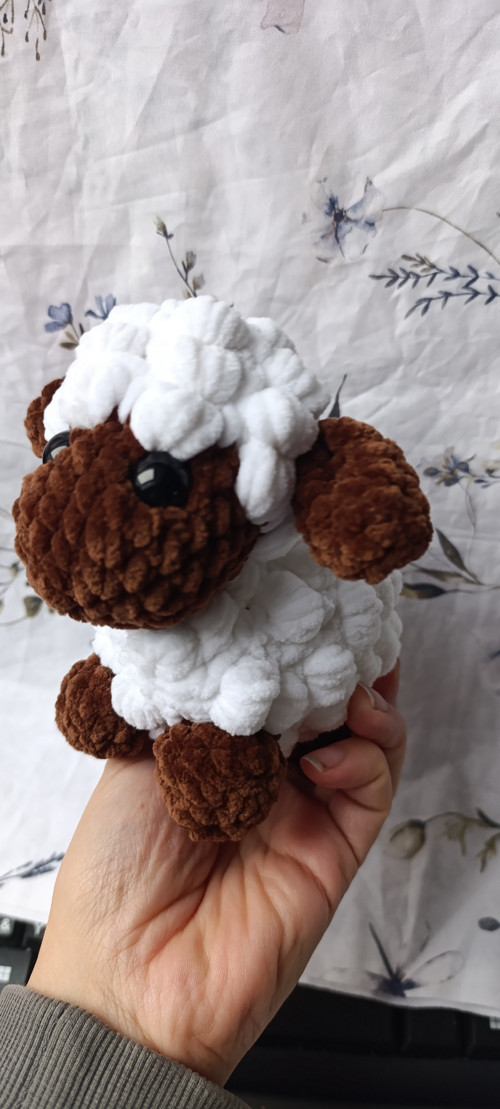 Háčkovaná ovečka 13cm — foto 1