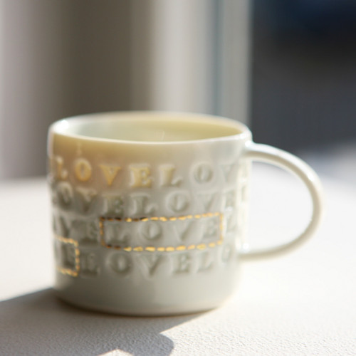 Hrníček LOVE prosvítavý 100ml porcelán, zlato