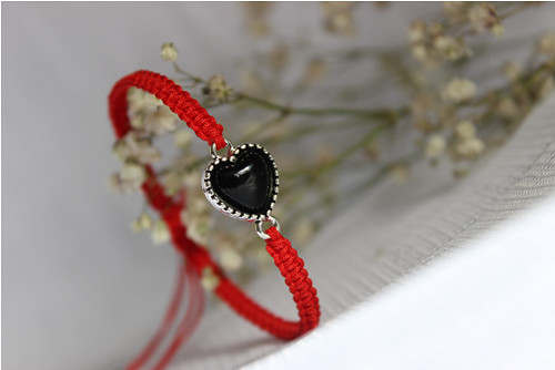 Srdeční záležitost. Náramek shamballa.