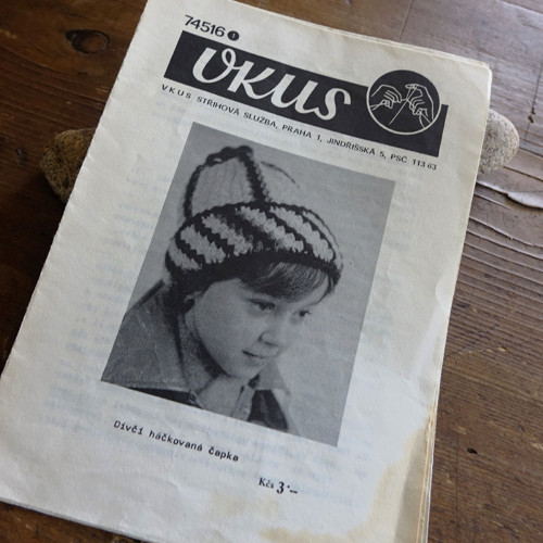 VKUS 74516 ... pletená dívčí čapka