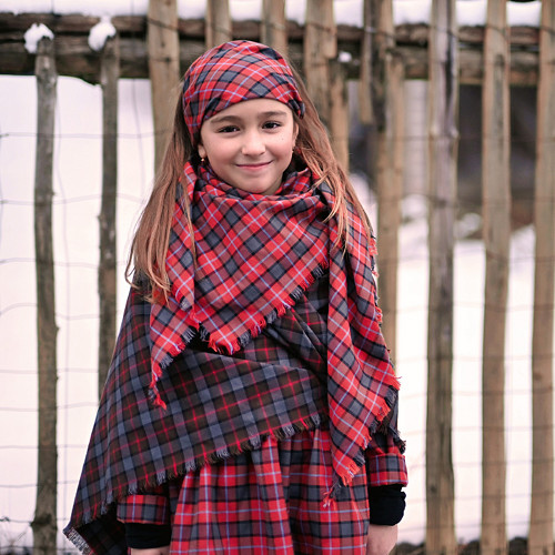 Šátek střední trojcípý.. Flanel, tartan do červena