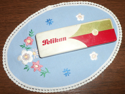 Plechová KRABIČKA, plnicí pero • Pelikan