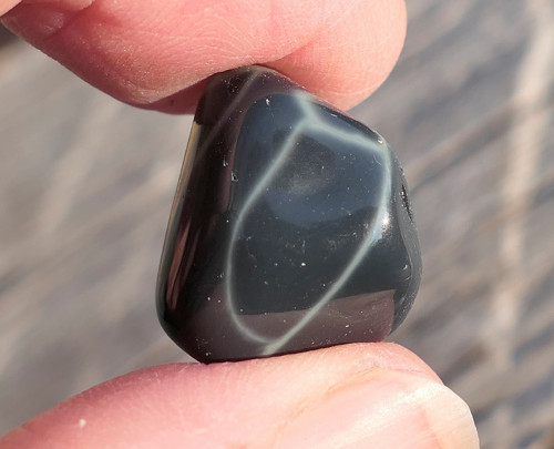 Obsidián pavoučí (18 mm) V2375 — foto 1