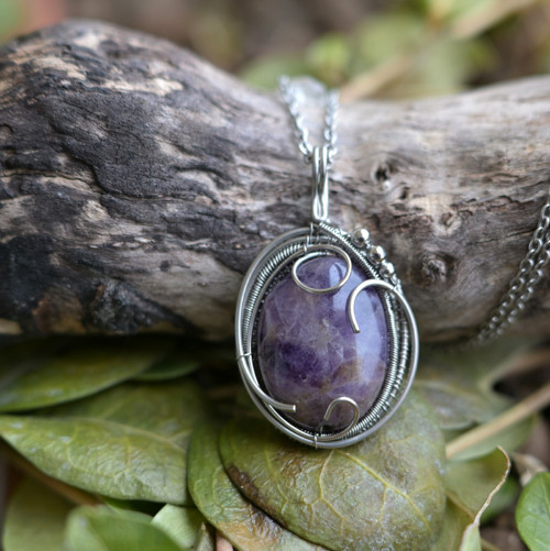 Ametystový amulet
