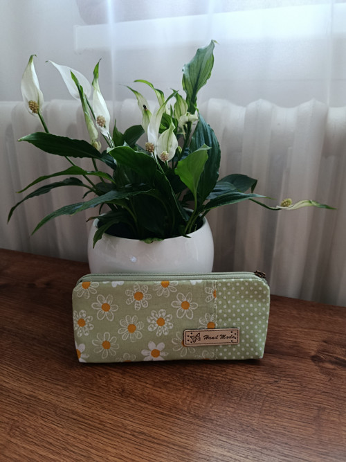 Zelená s kopretinami — foto 1