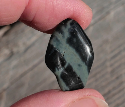 Obsidián pavoučí (24 mm) V2404 — foto 1