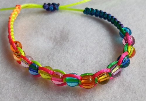 Veselý barevný shamballa náramek
