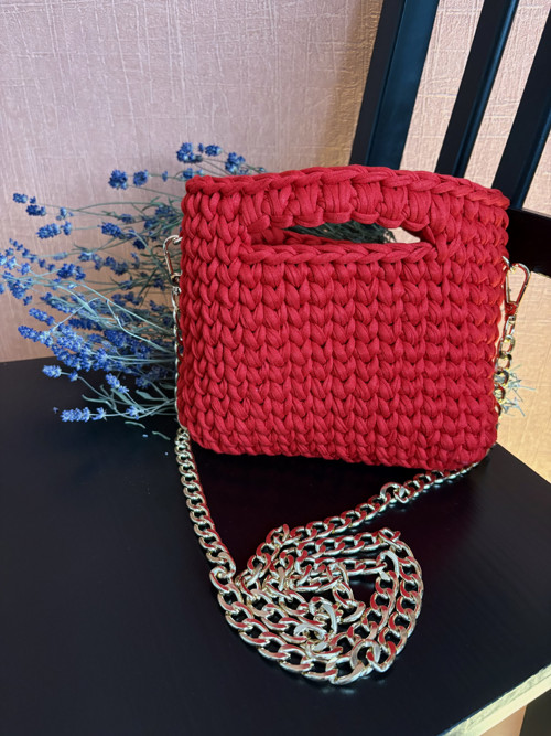 Háčkovaná crossbody kabelka