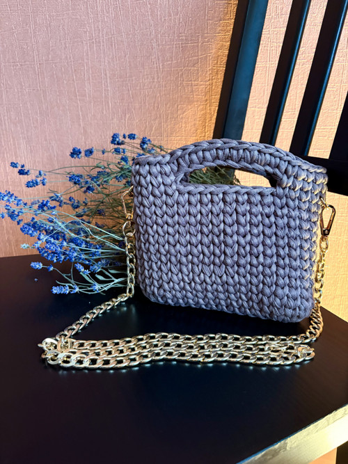 Háčkovaná crossbody kabelka