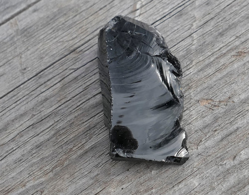 Surový obsidián černý V2449 — foto 1