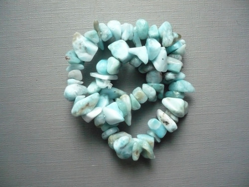 Minerální zlomky 20 cm - larimar AA
