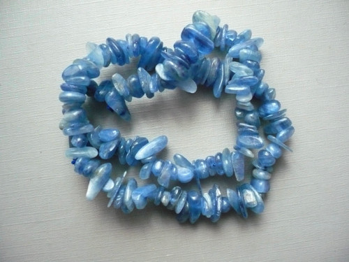 Zlomky 18 cm - kyanit (disthen) AA