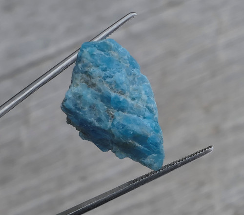 Surový apatit V2457 — foto 1