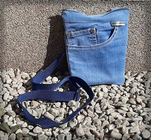 Mini džínová crossbody kapsa — foto 1