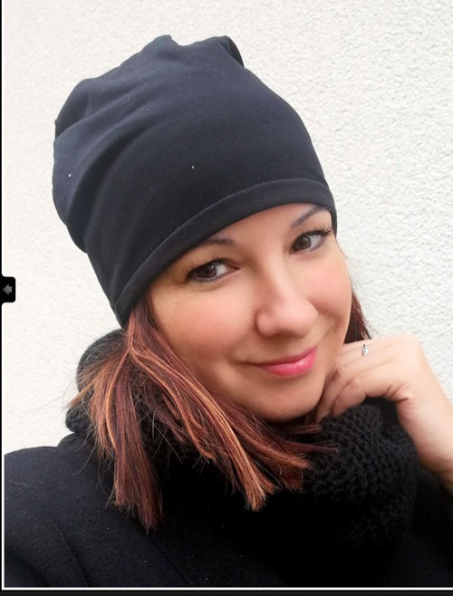 Čepice černá