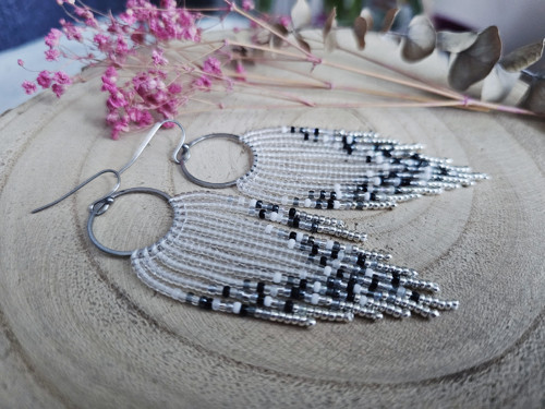 Šité náušnice silver circles - monochrome mix