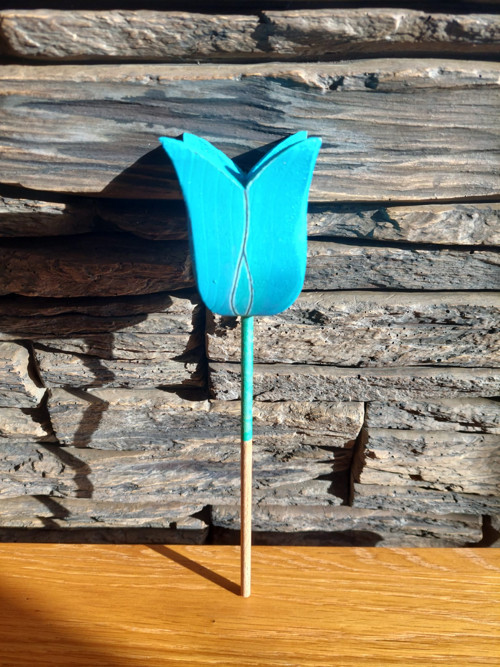 Malovaný dřevěný tulipán - Modrý