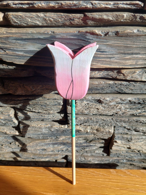 Malovaný dřevěný tulipán - Růžovo-bílý