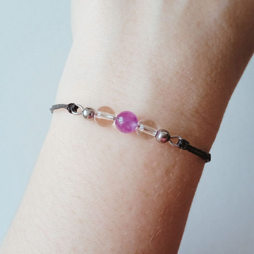 Náramek s ametystem a křišťálem- talisman (dámský)