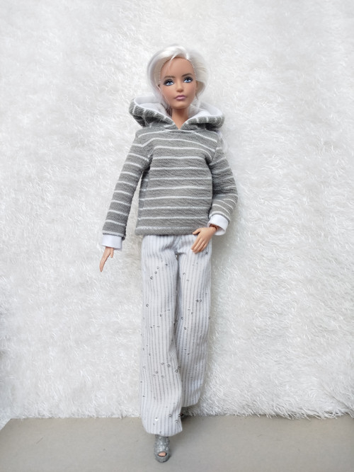Mikinka pro Barbie — foto 1