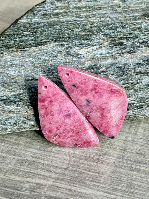 RODONIT- pár broušených minerálů, Austrálie 49 Ct.