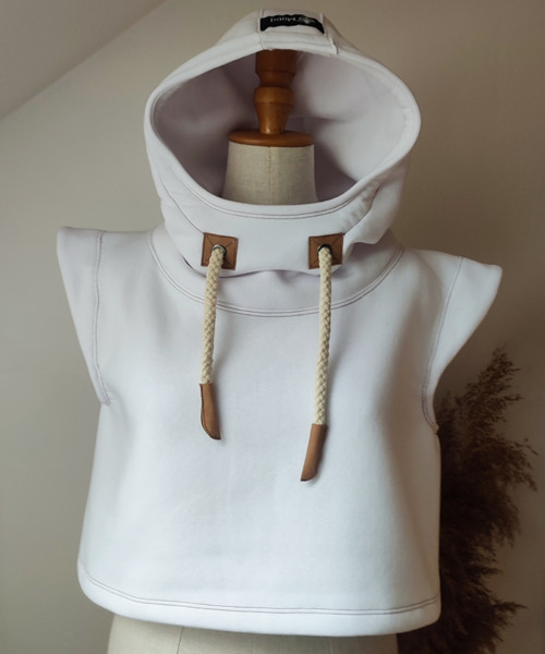 Crop top vesta s kapucí