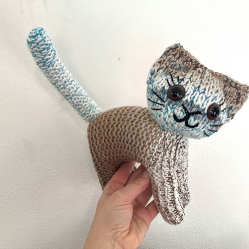 Micka s čokoládovýma očima cca 24 cm