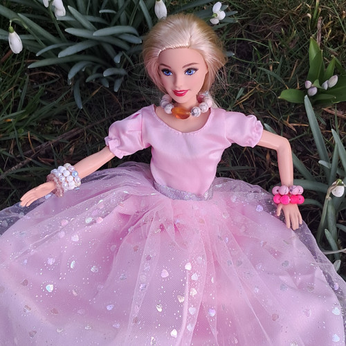 Náramky a náhrdelník pro Barbie včetně doplňků