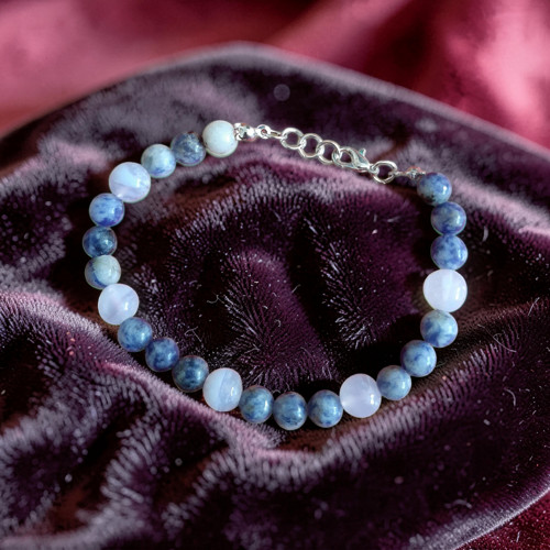 Náramek se sodalitem a chalcedonem