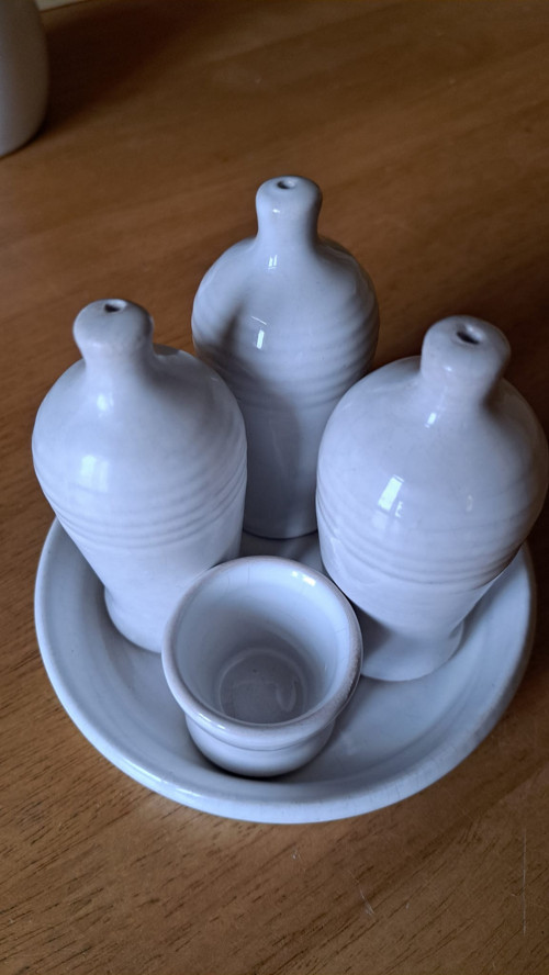 Porcelánové kořenky na stůl