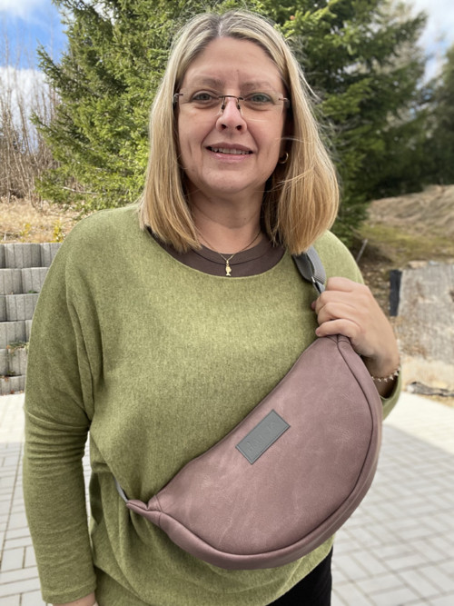 FLOW crossbody ledvinka tmavě růžová