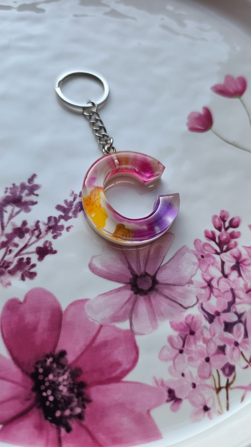 Klíčenka - "C" barevná art