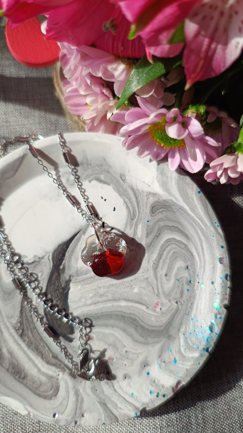 Náhrdelník - červená tlapka