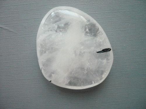 Placka - křišťál s turmalínem 42 mm, č.375s