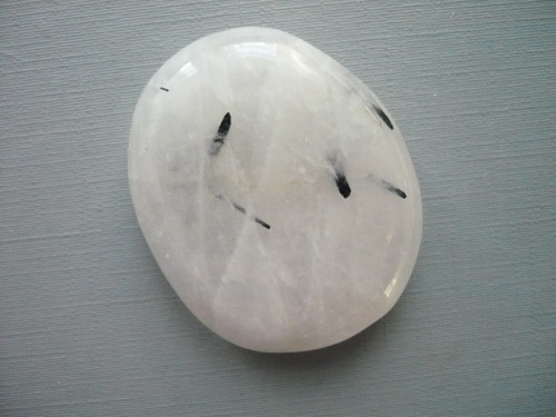 Placka - křišťál s turmalínem 41 mm, č.379s