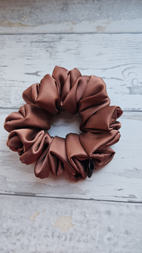 Scrunchie hnědá M