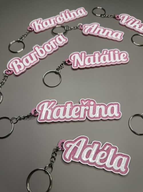 Klíčenka se jménem: Růžovo-bílá kombinace