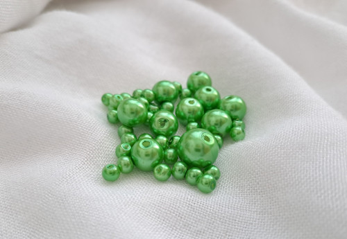 Voskové perle zelené 3 mm a 6 mm