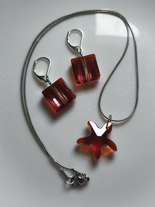 Sada - náušnice a řetízek, Swarovski. — foto 1