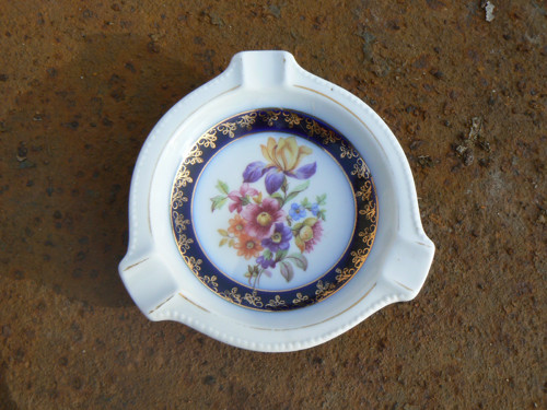 Porcelánový malovaný popelník