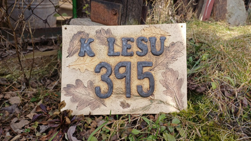 Číslo popisné na přání - K lesu