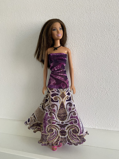 Šaty na panenku Barbie