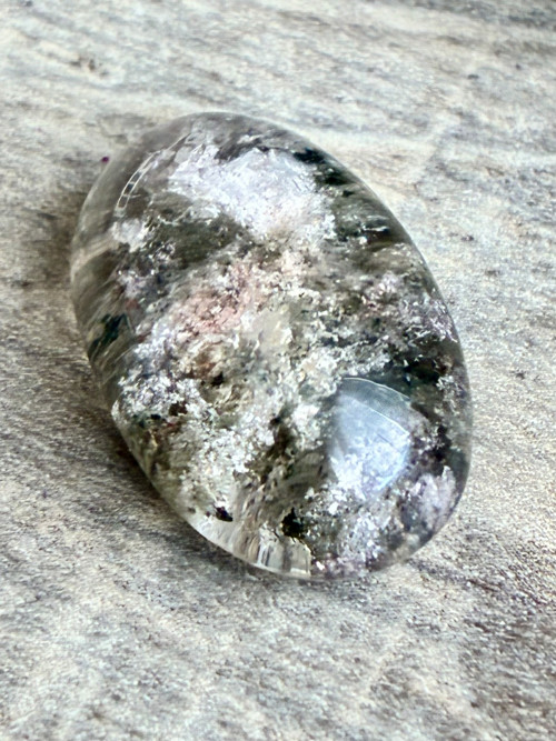 Garden Quartz-křemen s inkluzemi-Kabošon Pakistán
