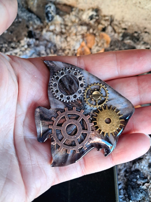 Steampunk brož ryba