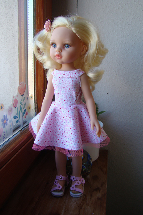 Paola Reina 32 cm - šatičky se spodničkou