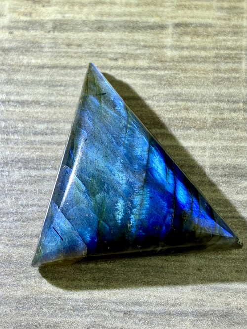 LABRADORIT-broušený minerál, kabošon- 34 Ct. MDG.
