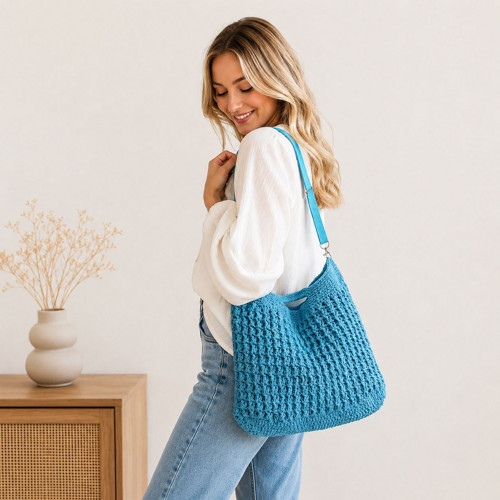 Háčkovaná taška crossbody bleděmodrá