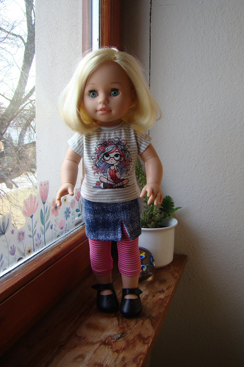 Paola Reina 42 cm - triko,sukýnka+leginy